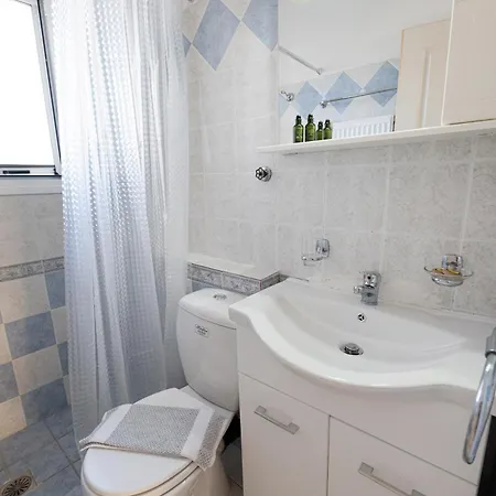 Hotel The White Rose 2*