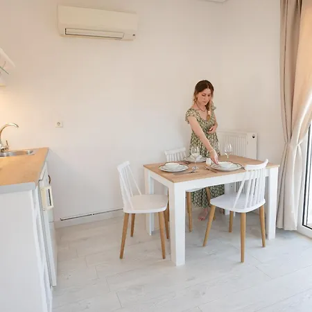Hotel The White Rose Poros Town